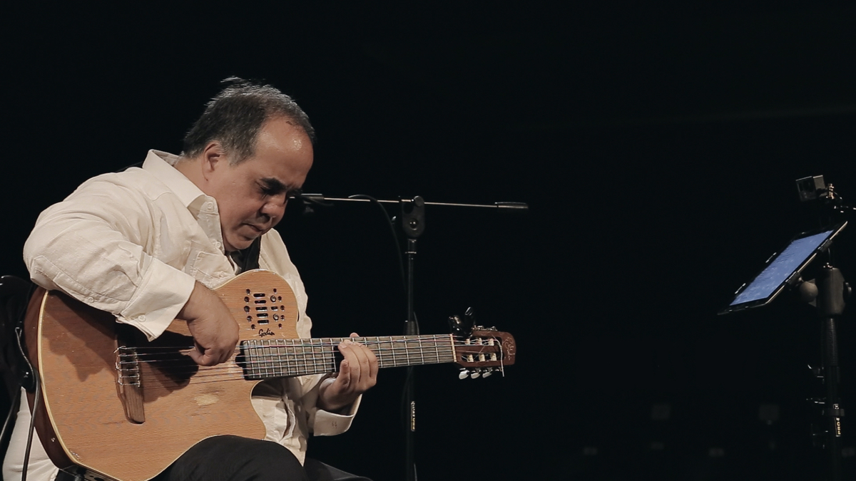 Aquiles Báez | Músico, compositor y guitarrista venezolano